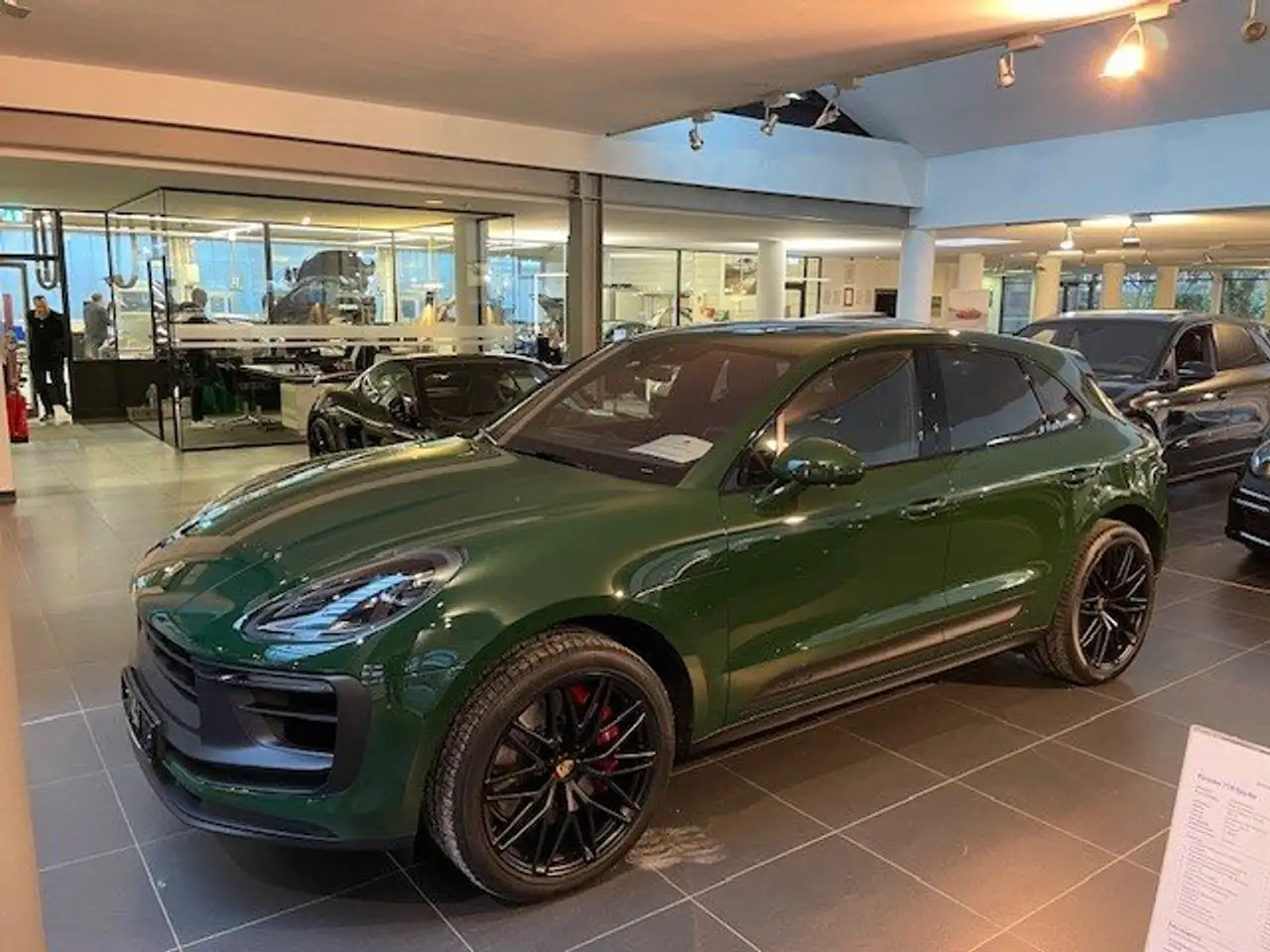 MacanGTS Burmester Standhzg Pano Sonderlack
