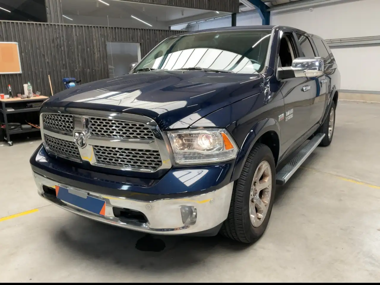 RAMRAM 5.7 LPG LARAMIE PNEUMATIQUE TVAC CREWCAB/FULL