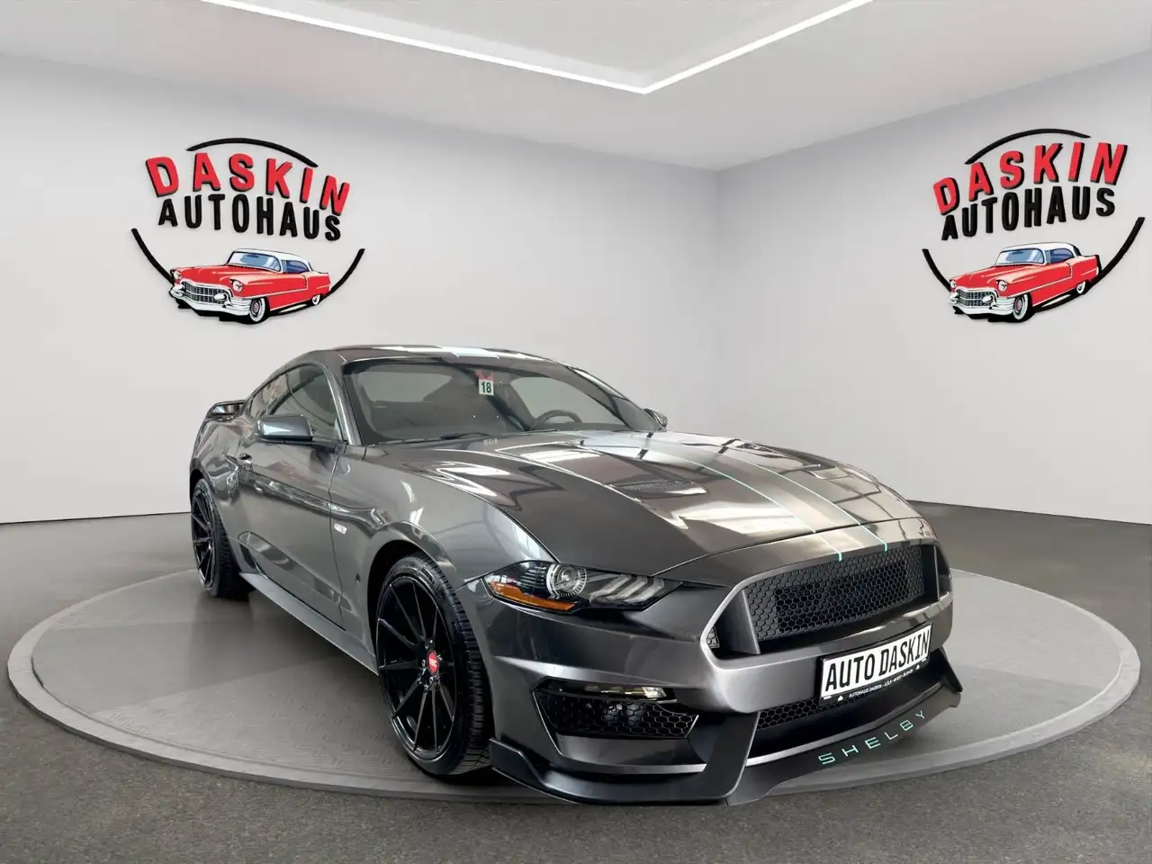 MustangSHELBY-OPTIK/LEDER/NAVI/KAMERA/TÜV NEU