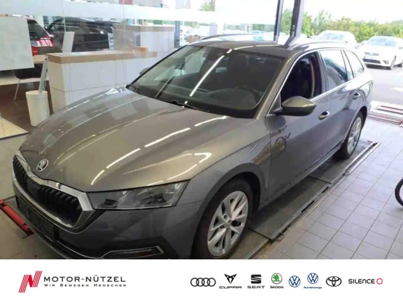 OctaviaCombi 2.0 TDI DSG STYLE MATRIX+NAVI+ACC