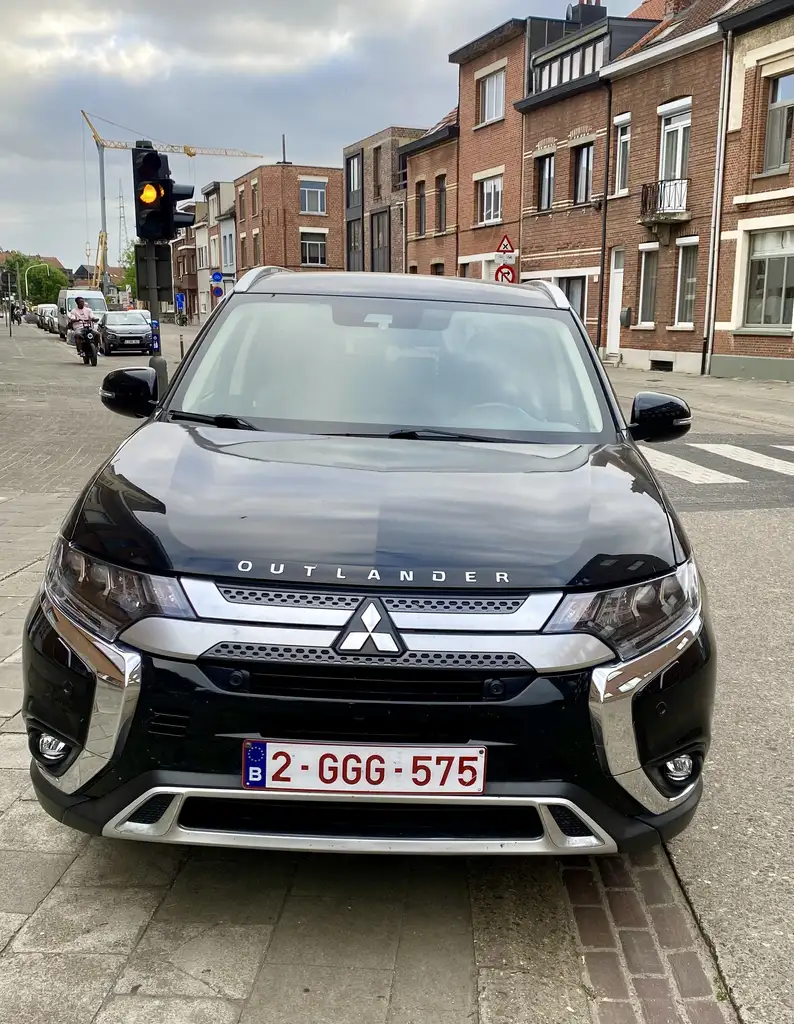 Outlander2.0 4WD Diamant Black (SUV)