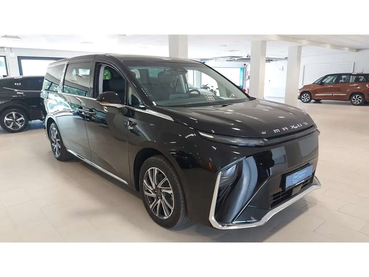 Mifa 9Elektrische luxe MPV - 90 Kwh - WLTP 440km