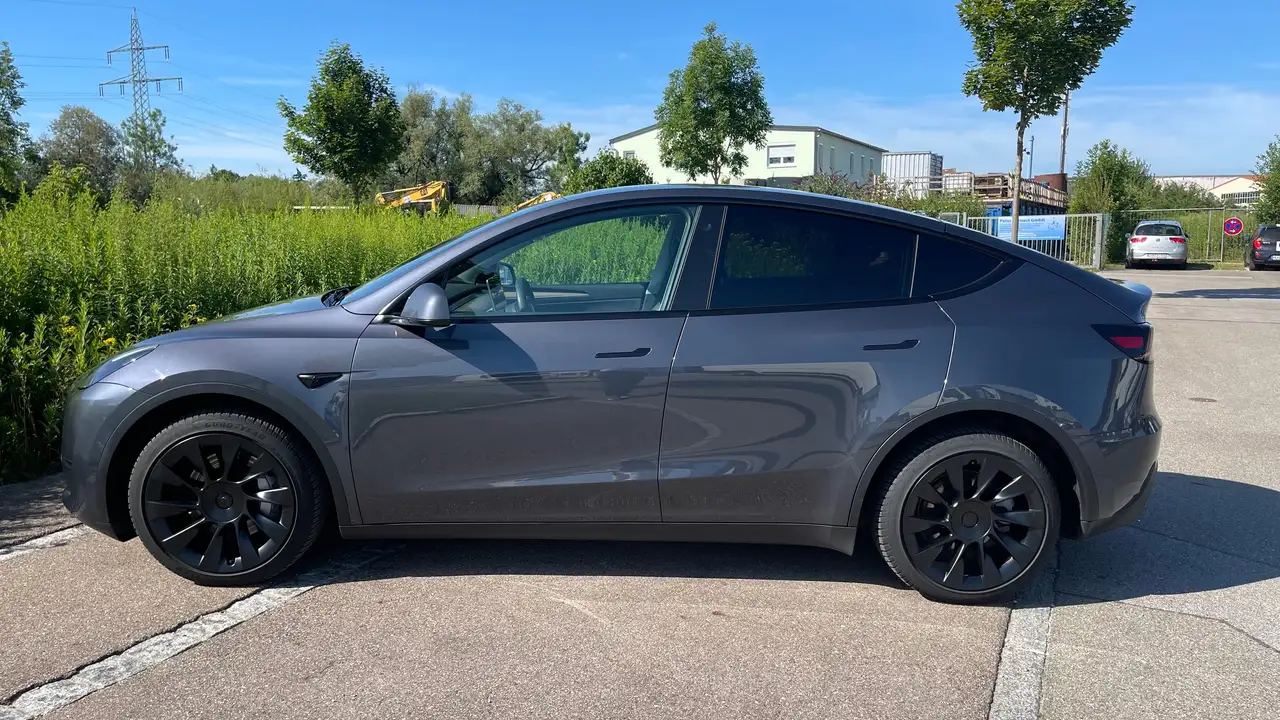 Model YModel Y Long Range Dual Motor AWD