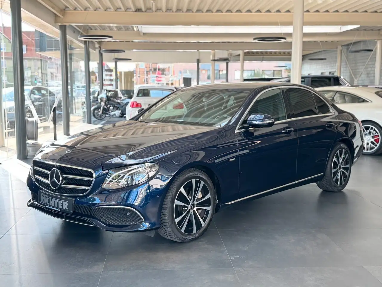 E 350d Avantgarde LED/LEDER/360°/Memory/Distron