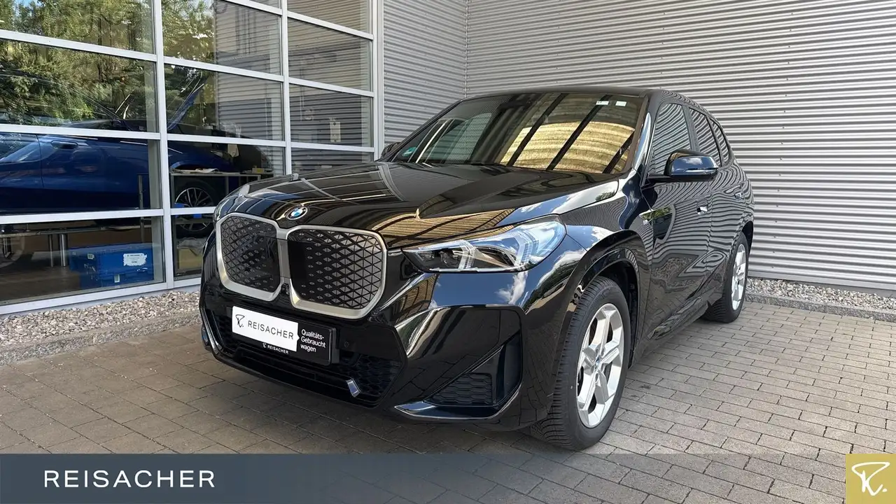 iX1IX1 XDRIVE30 M-Sport Navi HUD 360° ACC AHK adLED