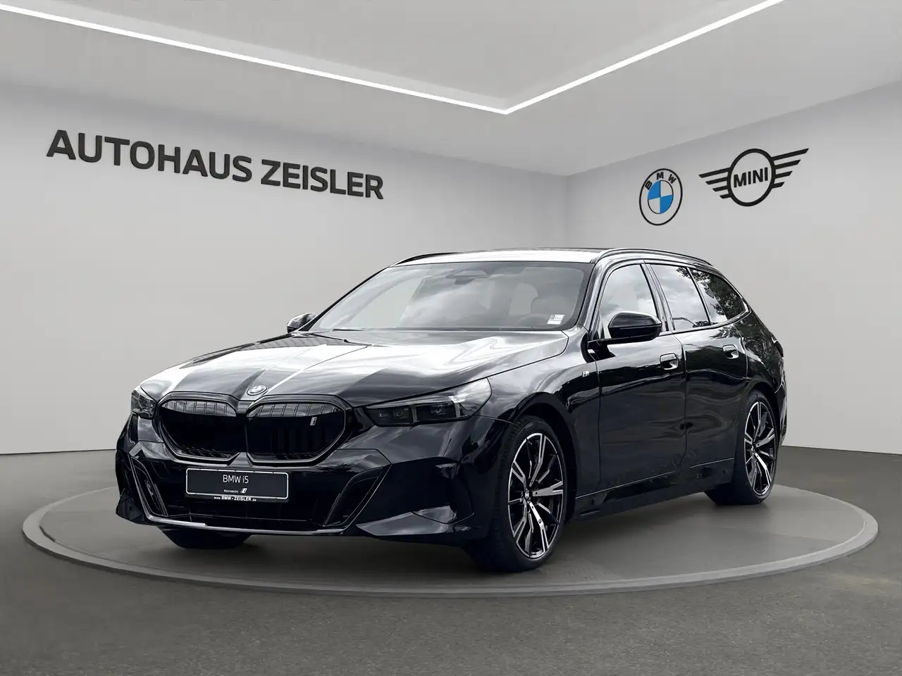 i5xDrive40 Tour. M Sport Pro 20"LM AHK Glasdach Sitz