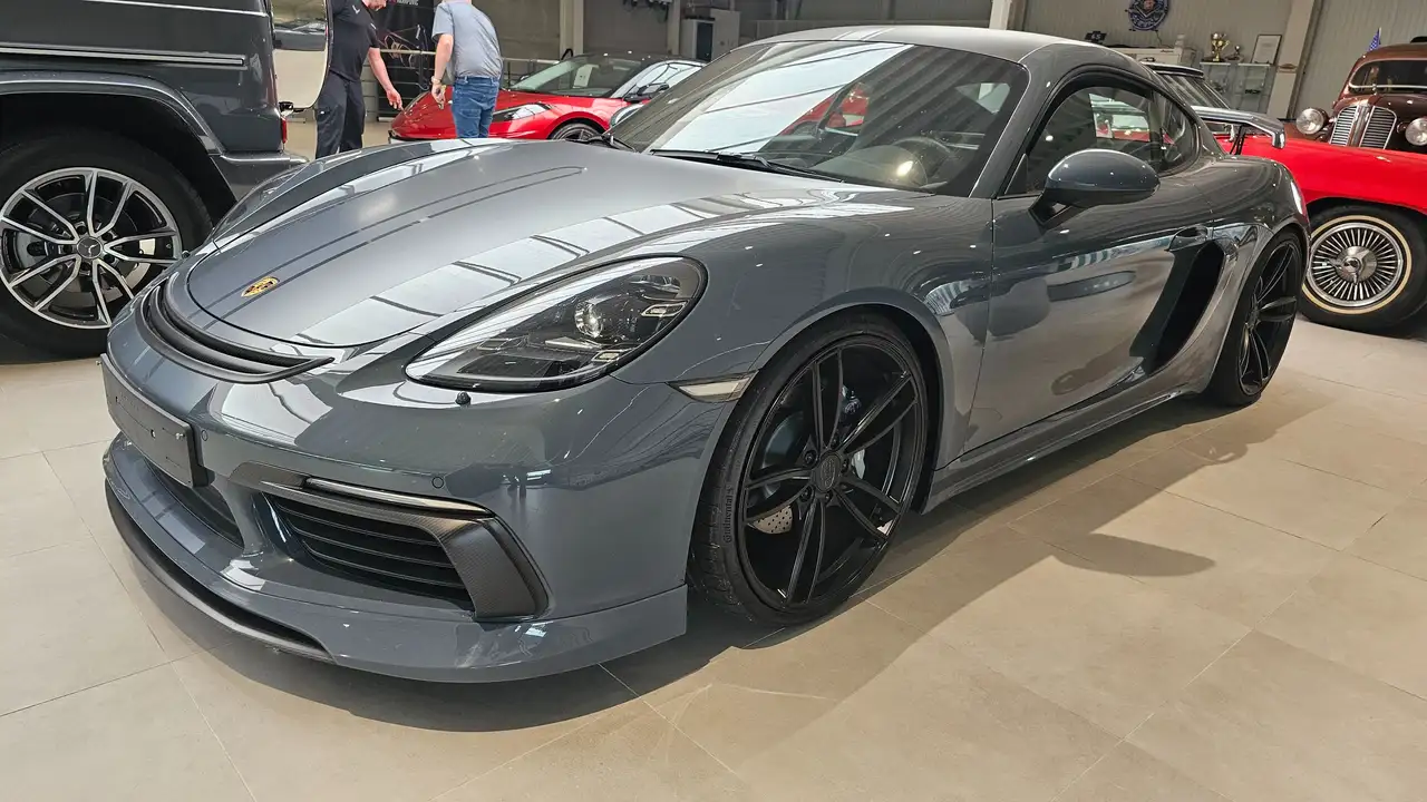 Cayman718
