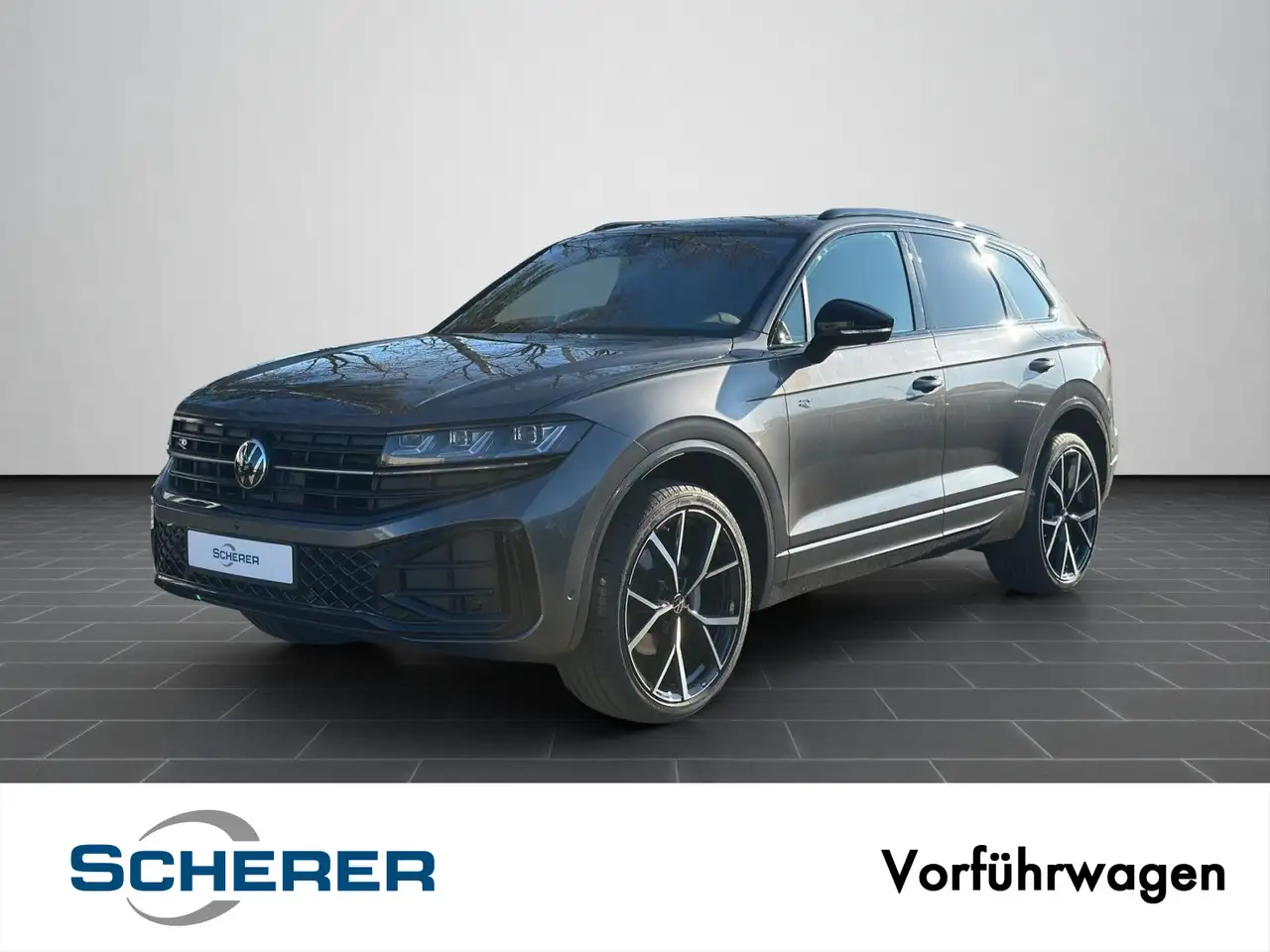 TouaregR-Line 3.0TDI AHK 22" HeadUp Pano Nachts