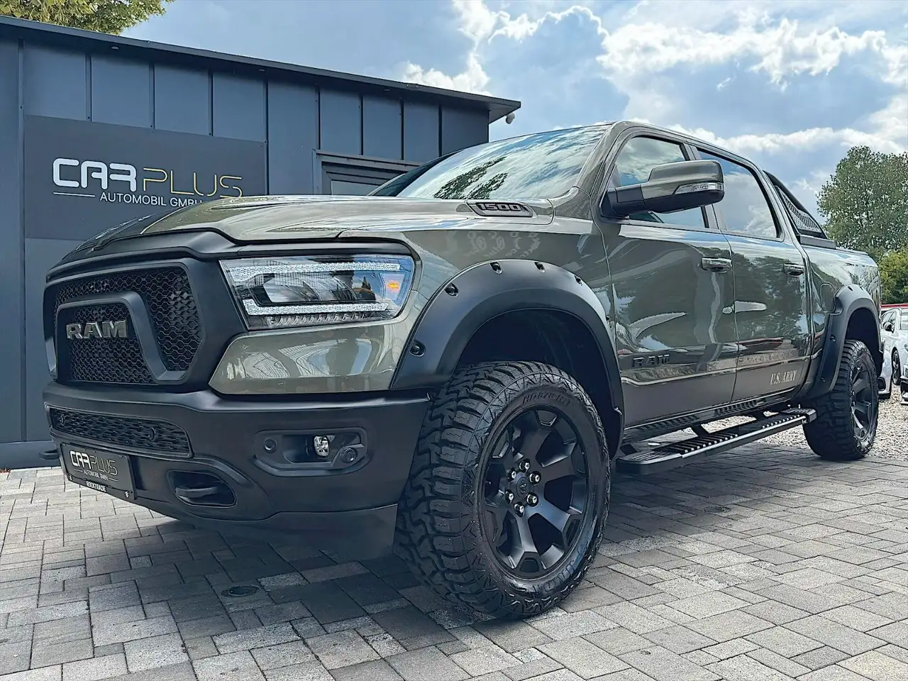RAM5.7 V8 HEMI US ARMY STYLE Offroad 4x4 LED