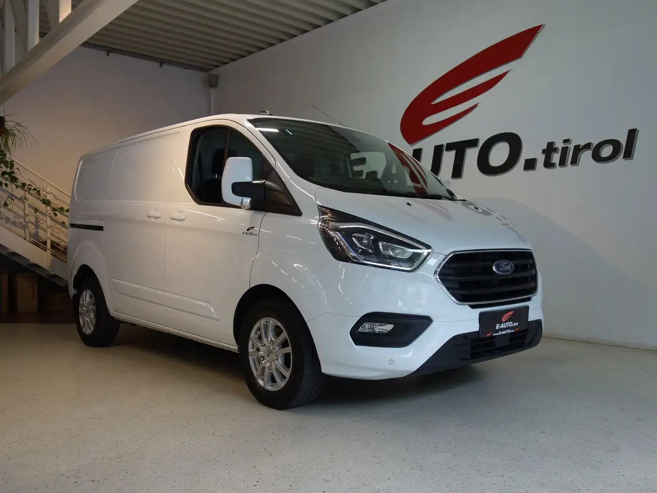 Transit Custom*MWST *LEASING *ERSTBESITZ *GEPFLEGT *6096