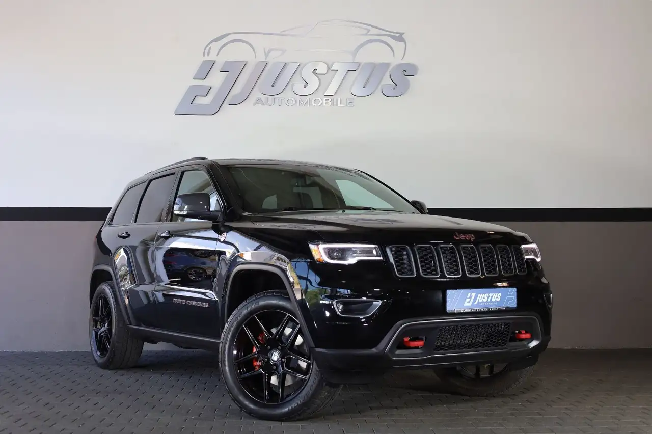 Grand Cherokee5.7LV8 Trailhawk/GAS/PANO/AIR/R20