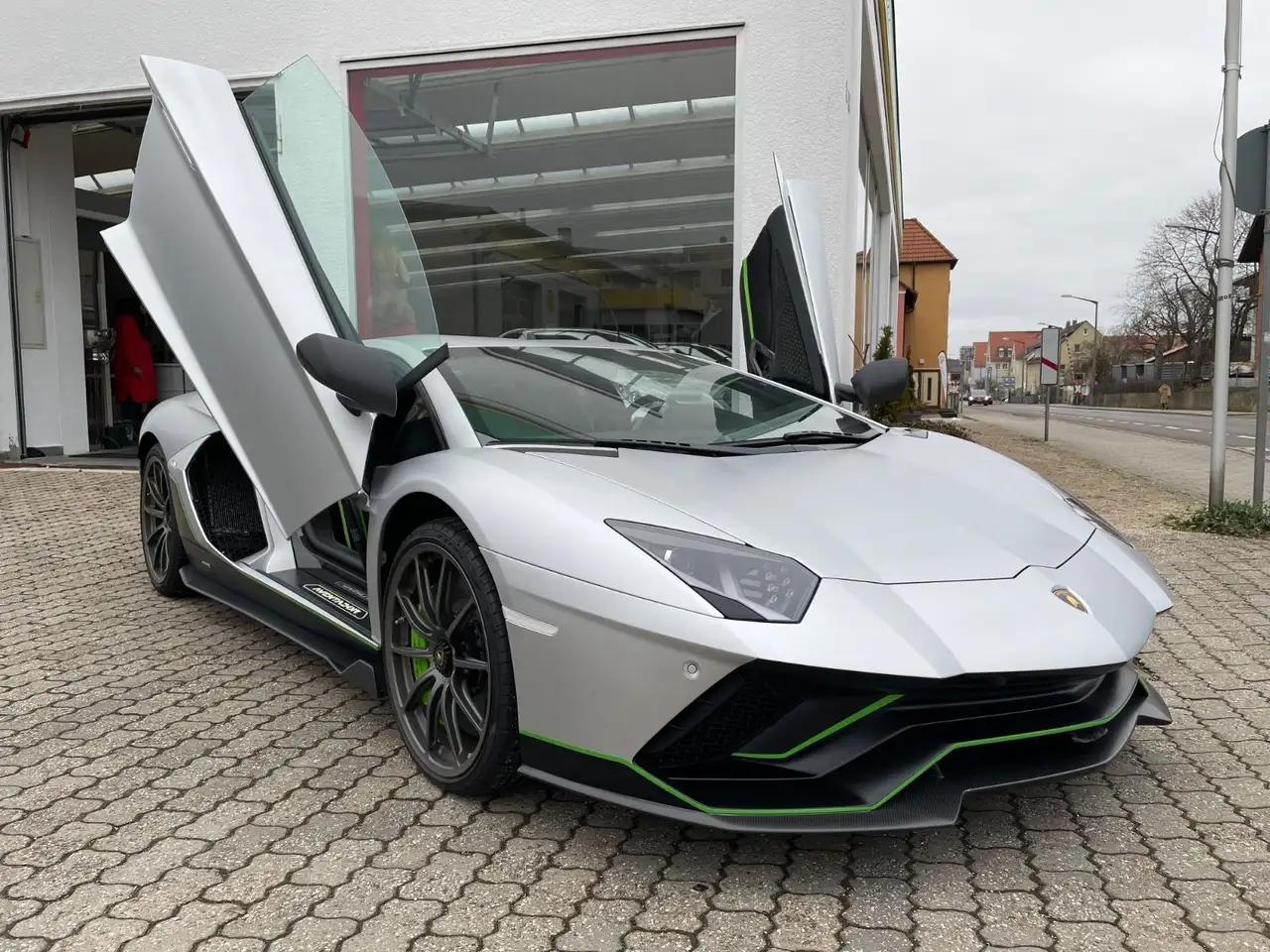 Aventadornull