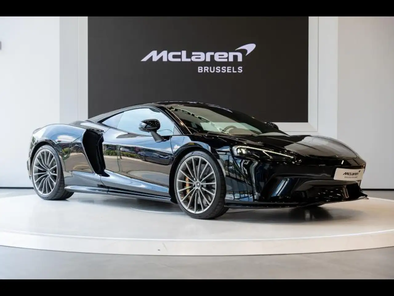 GTLuxe with 1 year McLaren Warranty incl