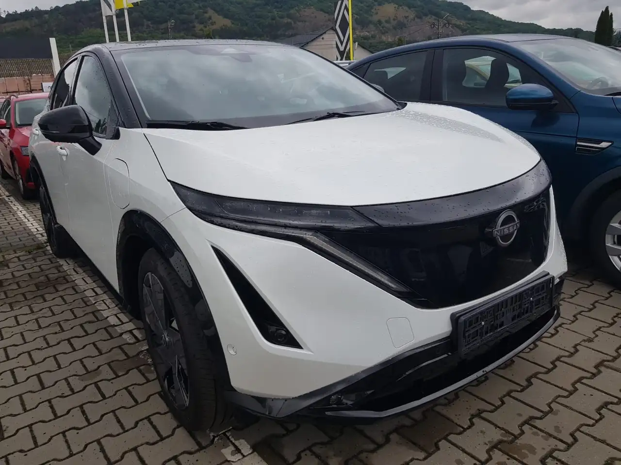 Ariya87kWh e-4ORCE AWD Evolve Nappaleder blau 20'Reifen