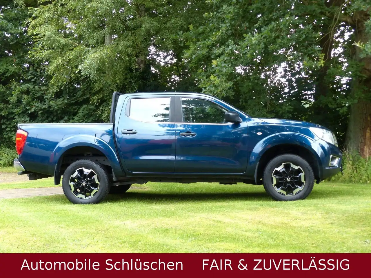 NavaraNP300 Double Cab 4x4 Klima AHK Scheckheft
