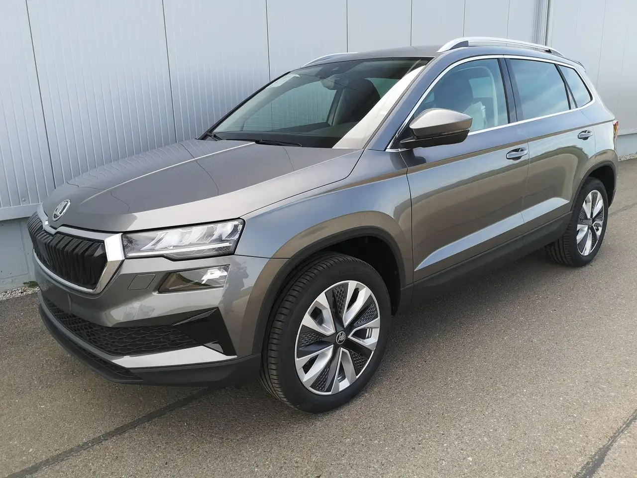 Karoq2.0 TDI Selection DSG 4x4 GV5 AHK 18 Ladeb