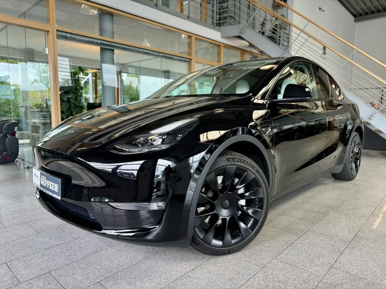 Model YLong Range Dual Motor AWD, Autopilot! Navi