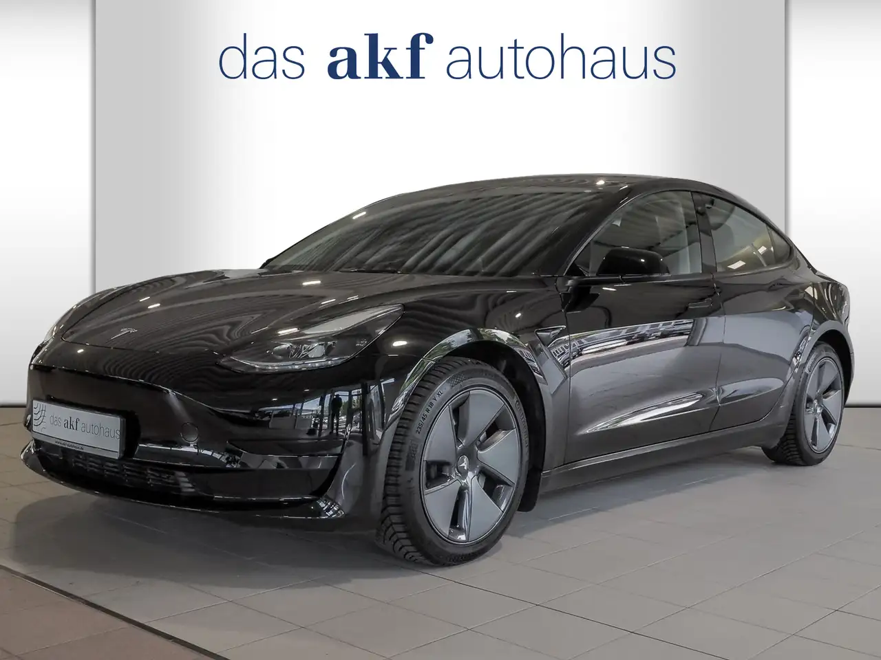 Model 3BASIS RWD