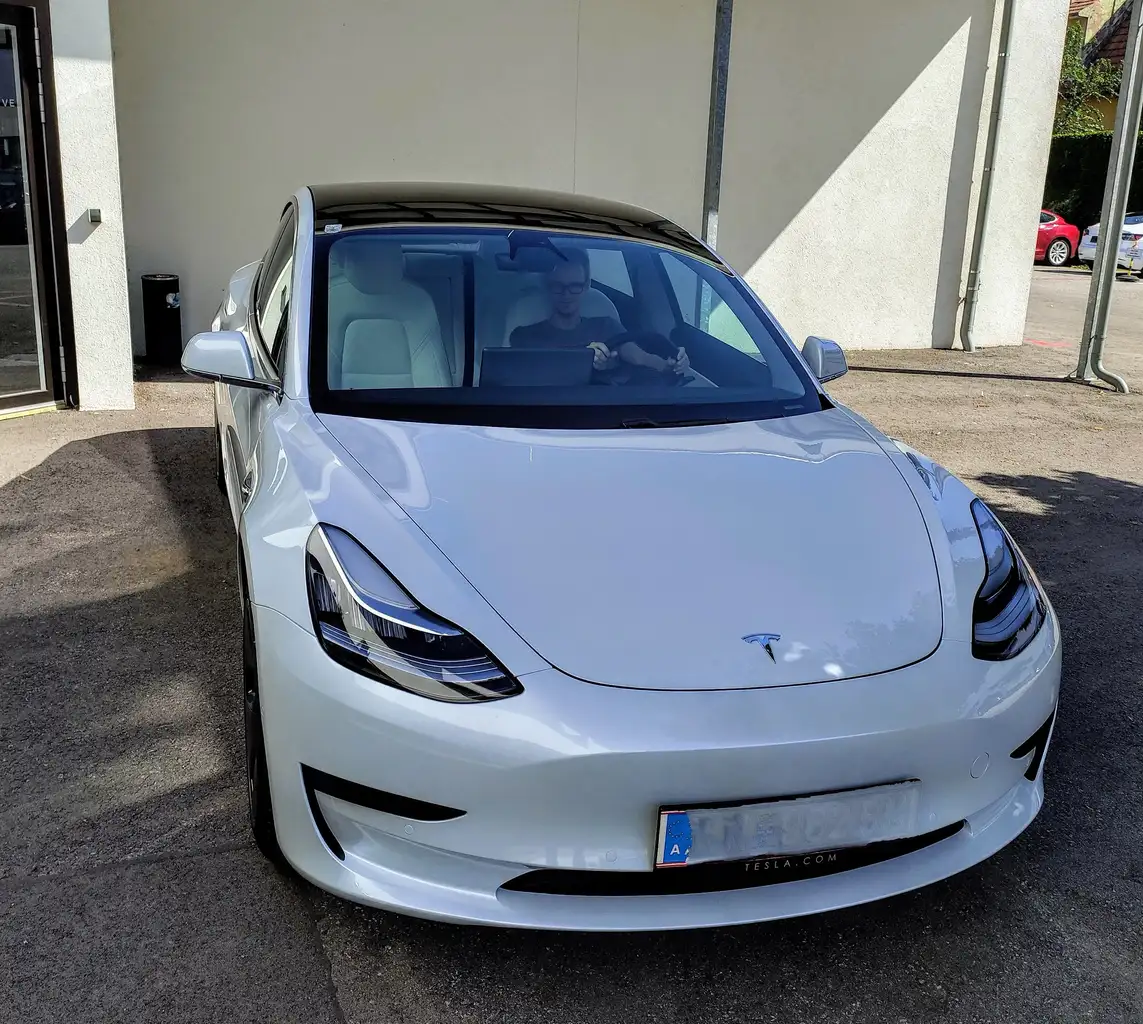 Model 3Standard Reichweite Plus Hinterradantrieb