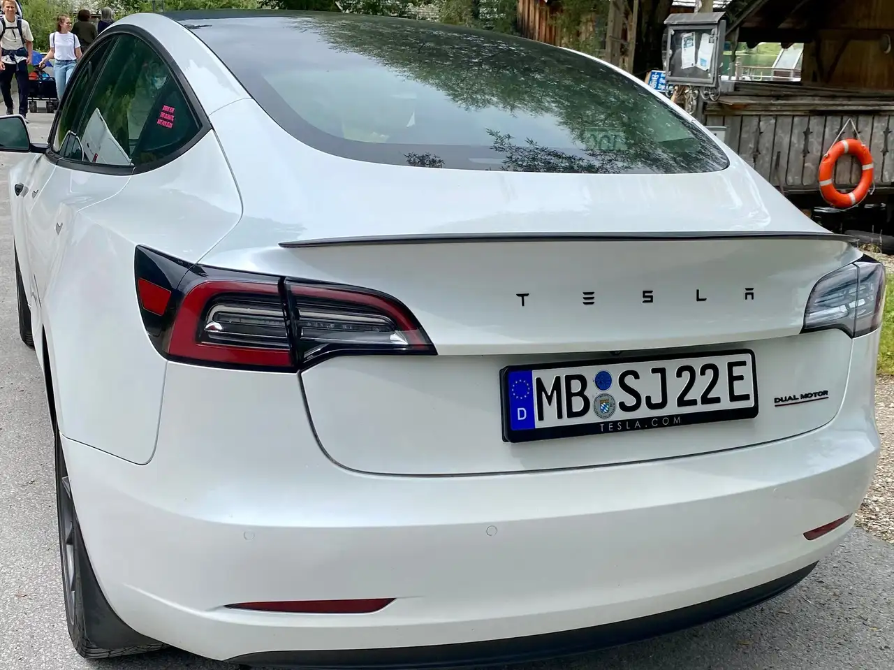 Model 3Model 3 Langstreckenbatt. Allradantrieb Dual Motor