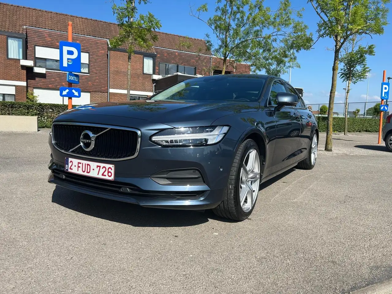 S90S90 D3 Momentum