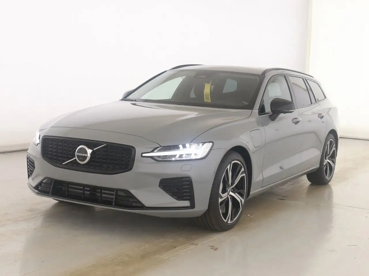 V60T6 Ultra Dark Recharge Plug Hybrid AWD*360°