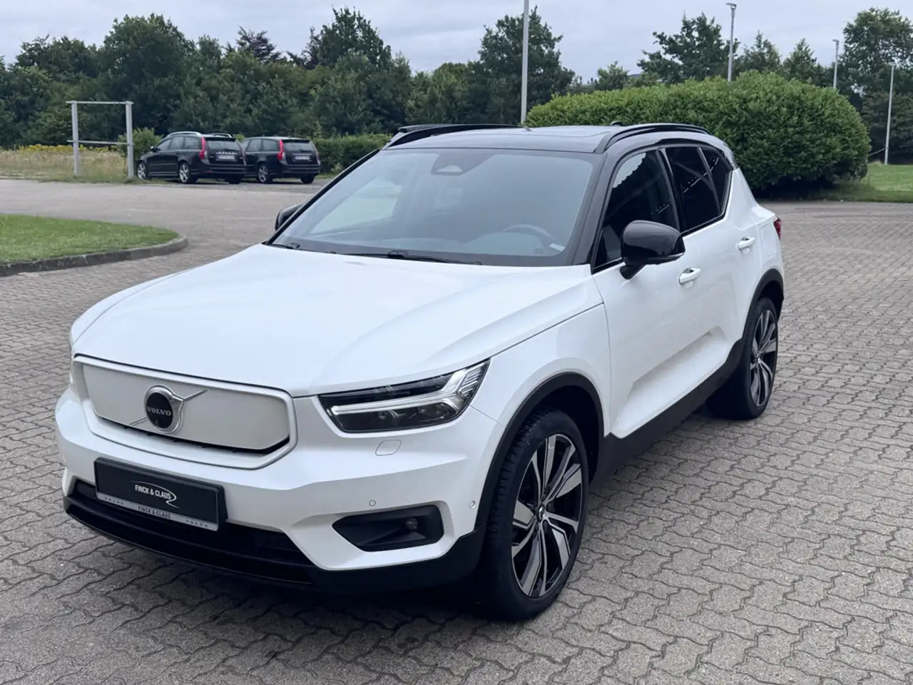 XC40Recharge Pro W-LAN AHK ACC LED PANO 360°