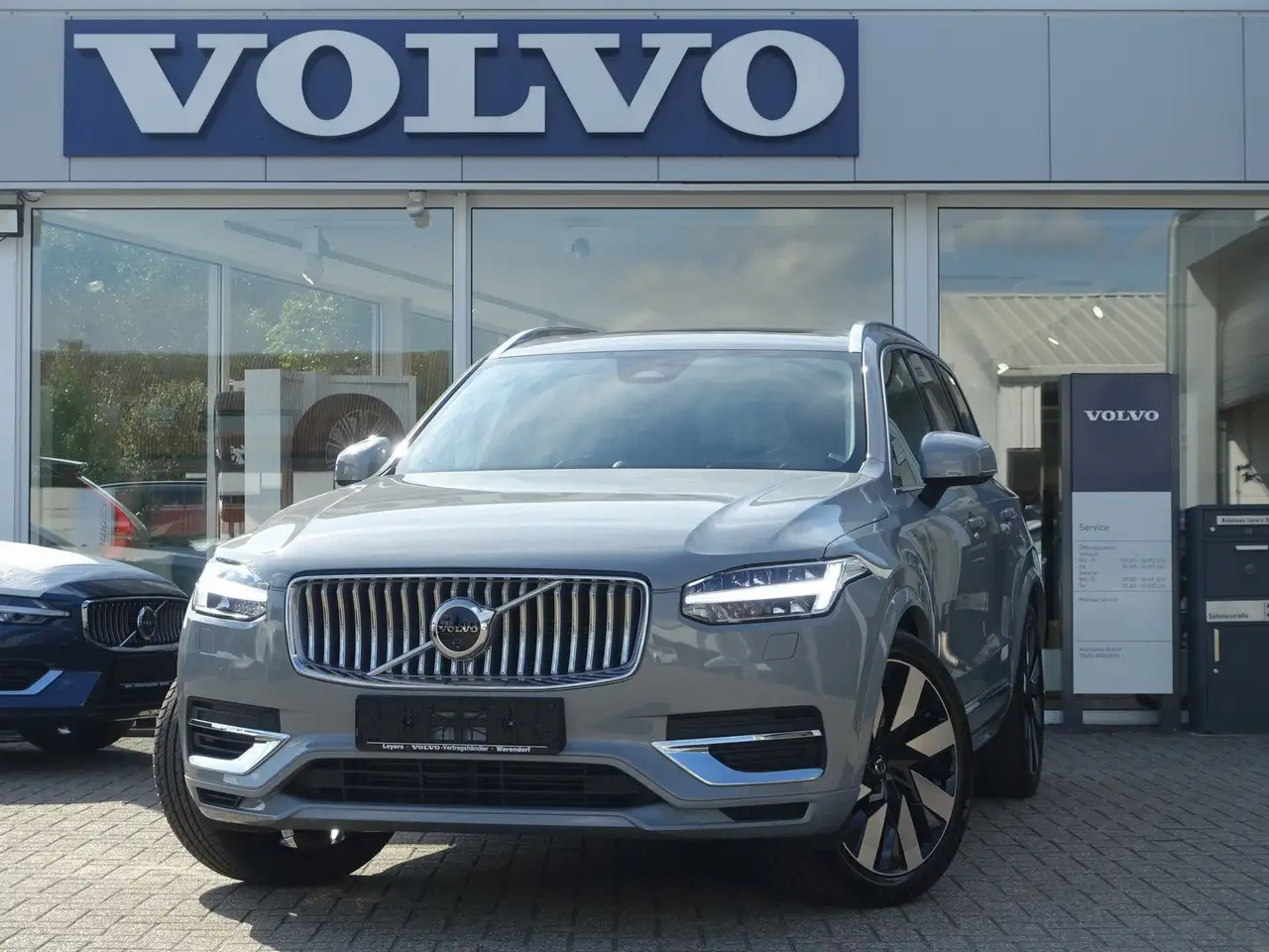 XC90T8 AWD Plug-in Hybrid/FourC/HeadUp/AHK/B&W