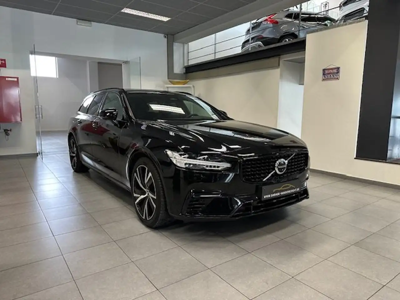 V90PLUS DARK PLUG-IN HYBRID FULL OPTION