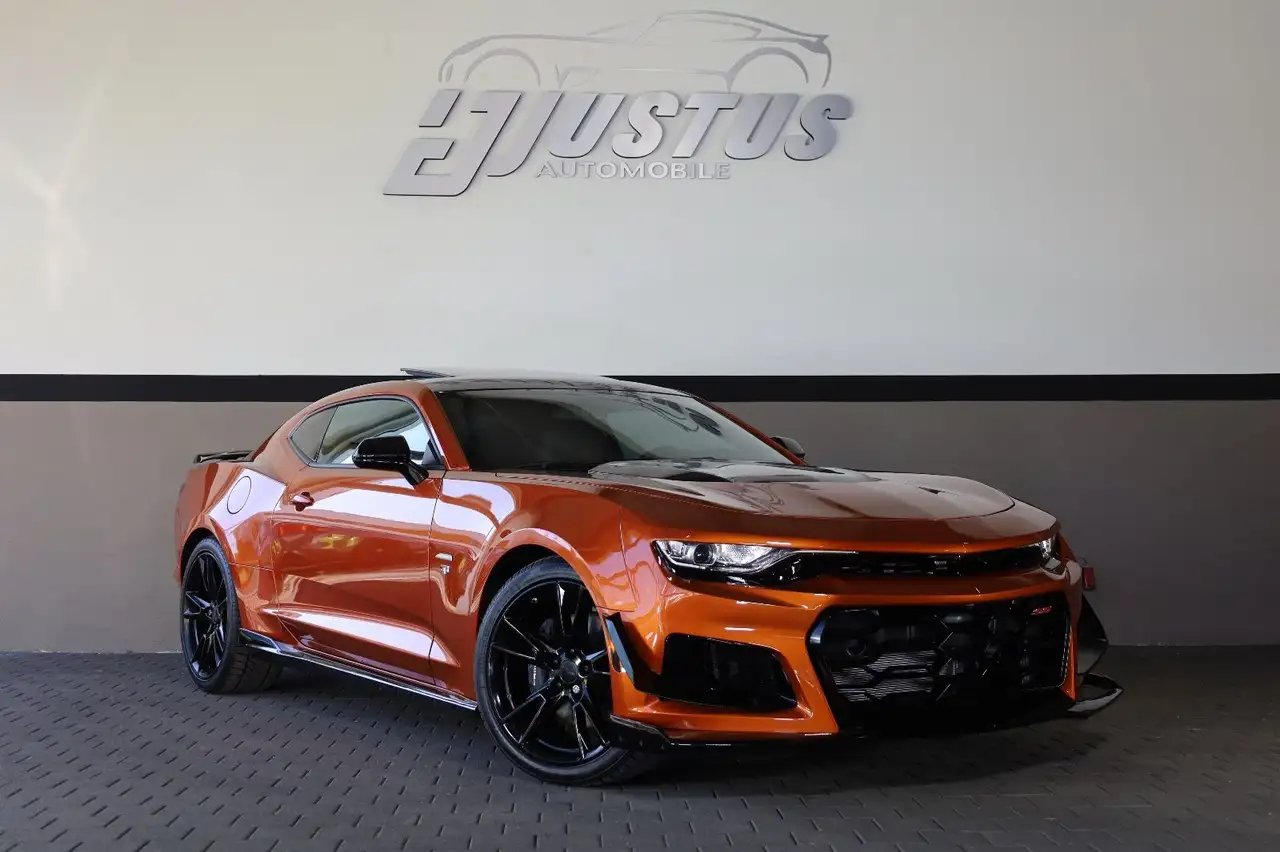 Camaro6.2 V8 1SS/KAMERA/SHZ/WIFI/SBD/AMBIE/R20