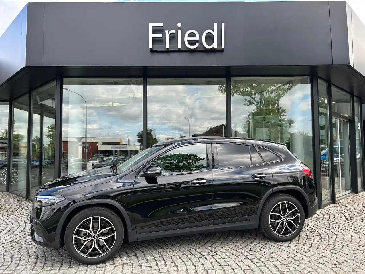 EQA350 4M, AMG, Head-Up, Keyless, Night, 360,