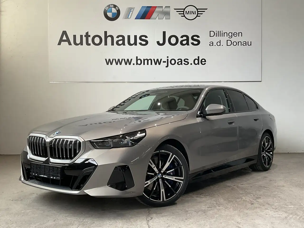 i5xDrive40  *Sitzbelüftung *AHK *20" LMR DAB
