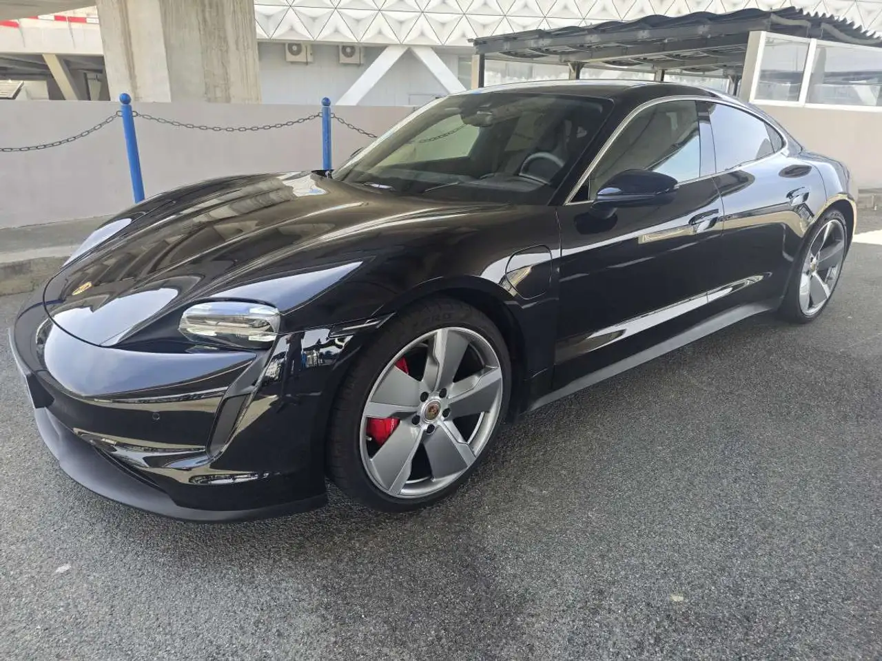 Taycan4S SPORT 530CH Performance plus battery 1 year