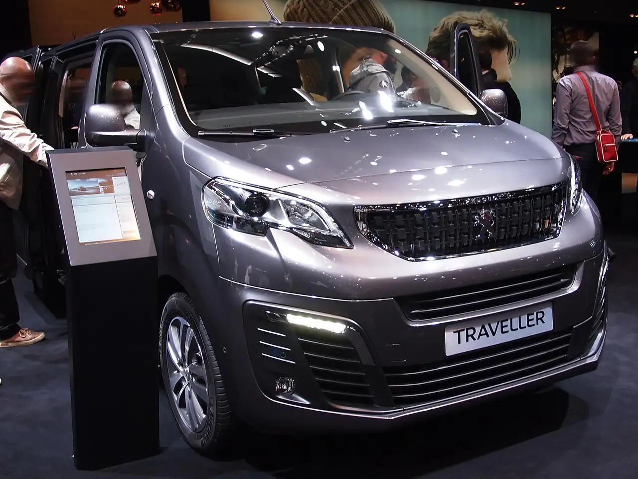 TravellerActive BlueHDi 180 EAT8 L2 130 kW (177 PS), Aut...