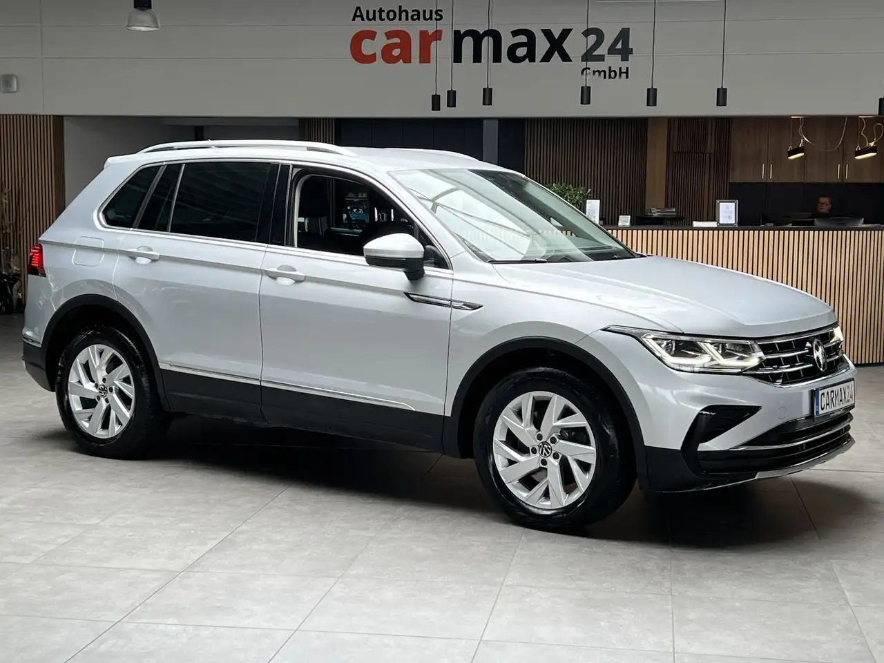 Tiguan2.0TDI Elegance 4Motion ACC Navi Kamera