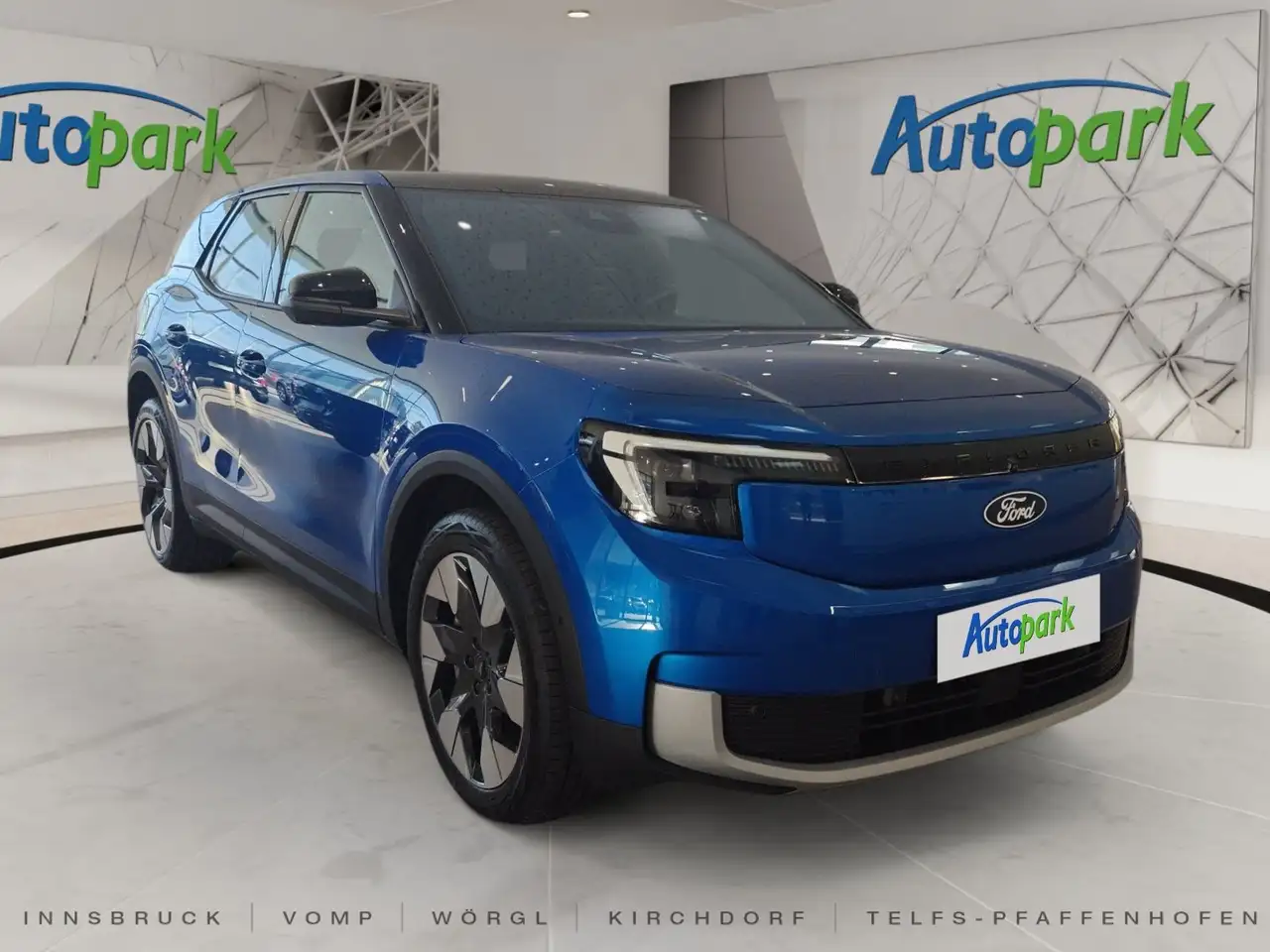 ExplorerEV Premium AWD