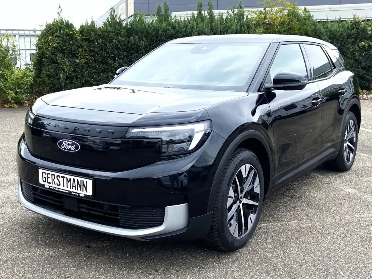 ExplorerExtended Range RWD 77kWh Explorer AGR