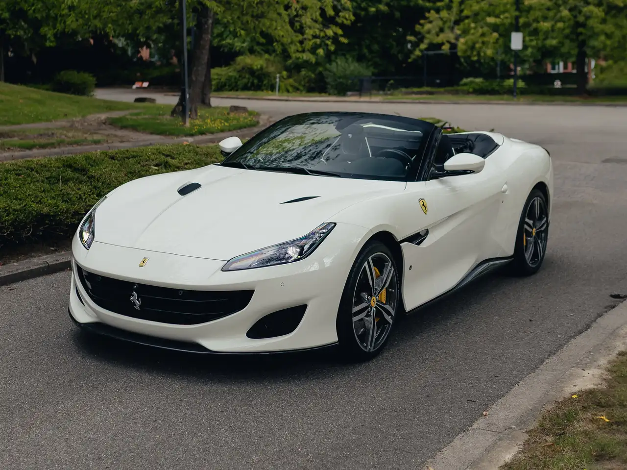 Portofino/ Ferrari POWER/ Full alcantara/ PPF/ Pack Carbon