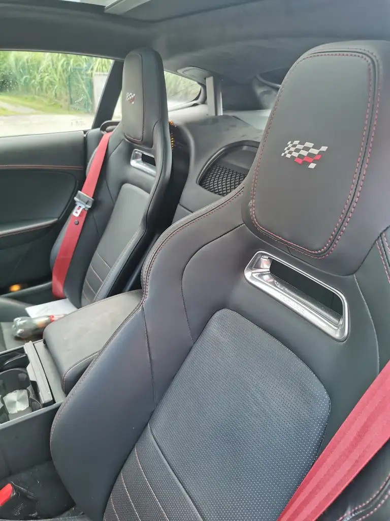 F-TypeF-Type Cabriolet 2.0 i4 Chequered Flag (EU6.2)