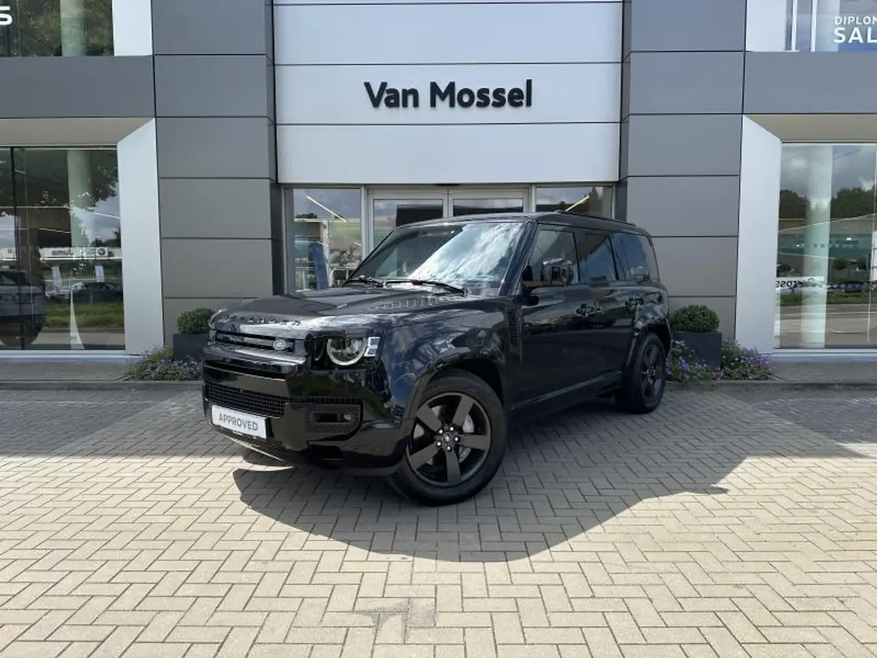 Defender110 D300 X-Dynamic HSE AWD Auto. 24MY