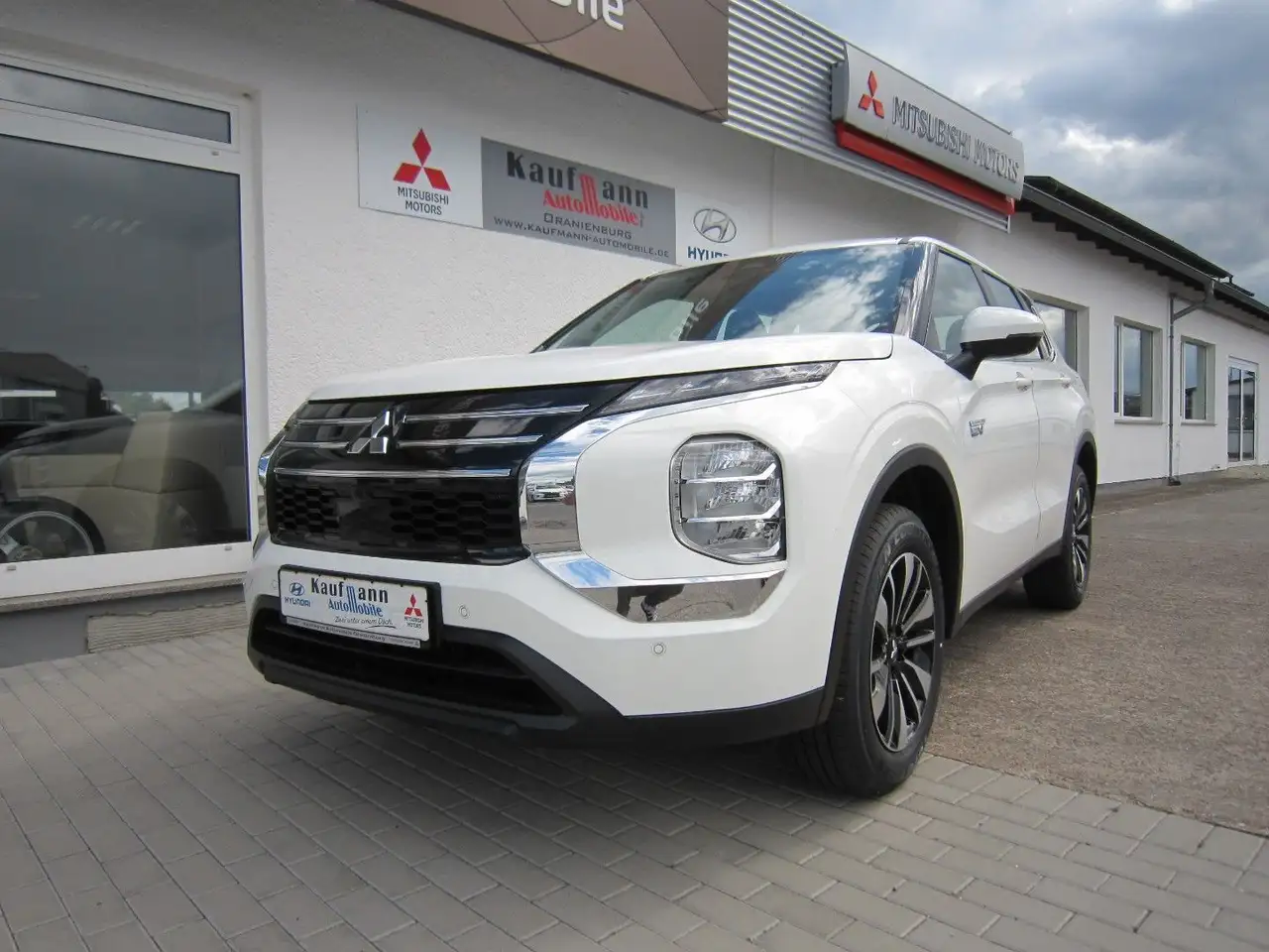 Outlander2.4L PHEV BASIS