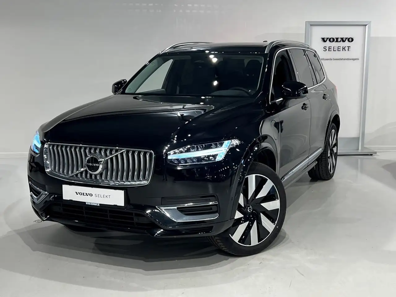 XC90T8 Recharge plus Bright