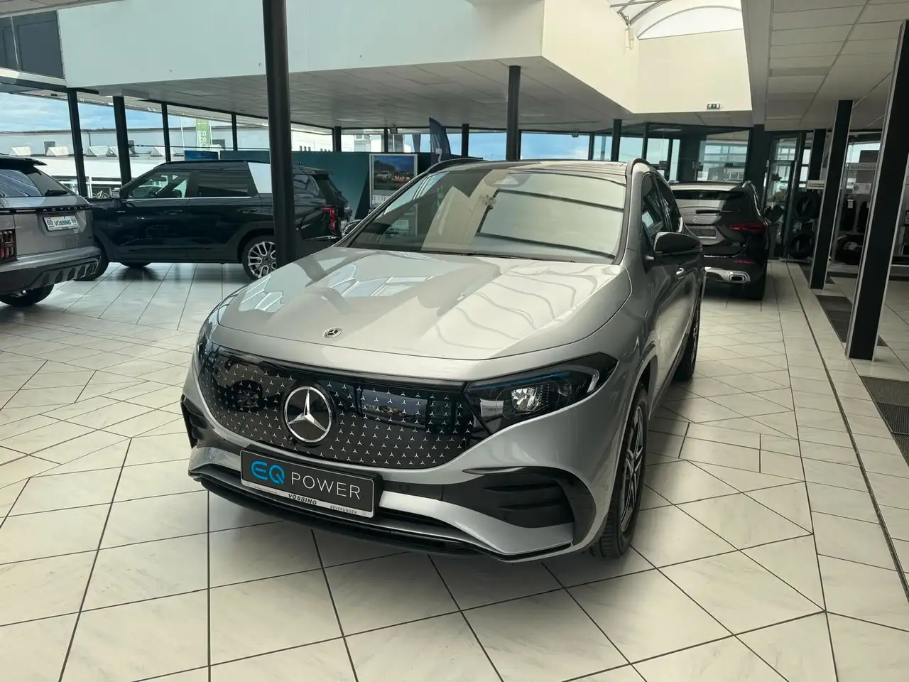 EQA300 4M AMG-Line *Pano *Fahrassp. *AHK *Night
