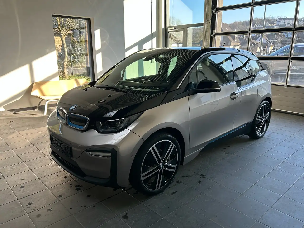 i3Leder_HarmKard_20"_DrivAss+_NaviProf_Parkassistent
