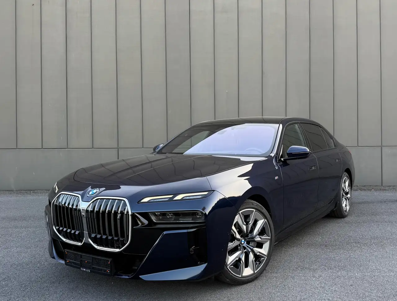 i7xDrive60 M Sport INDIVIDUAL | THEATRE | Lounge |..