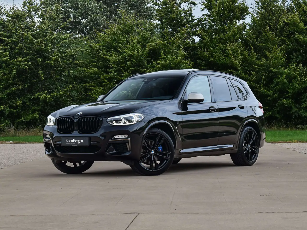 X3 MM40i / Black Sapphire / Pano / Full Black