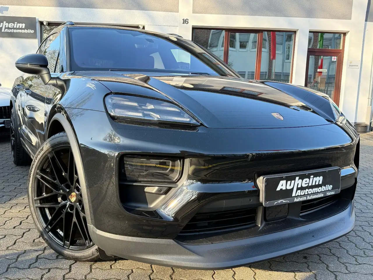 MacanPorsche New Macan  4  HUD PANO NAVI