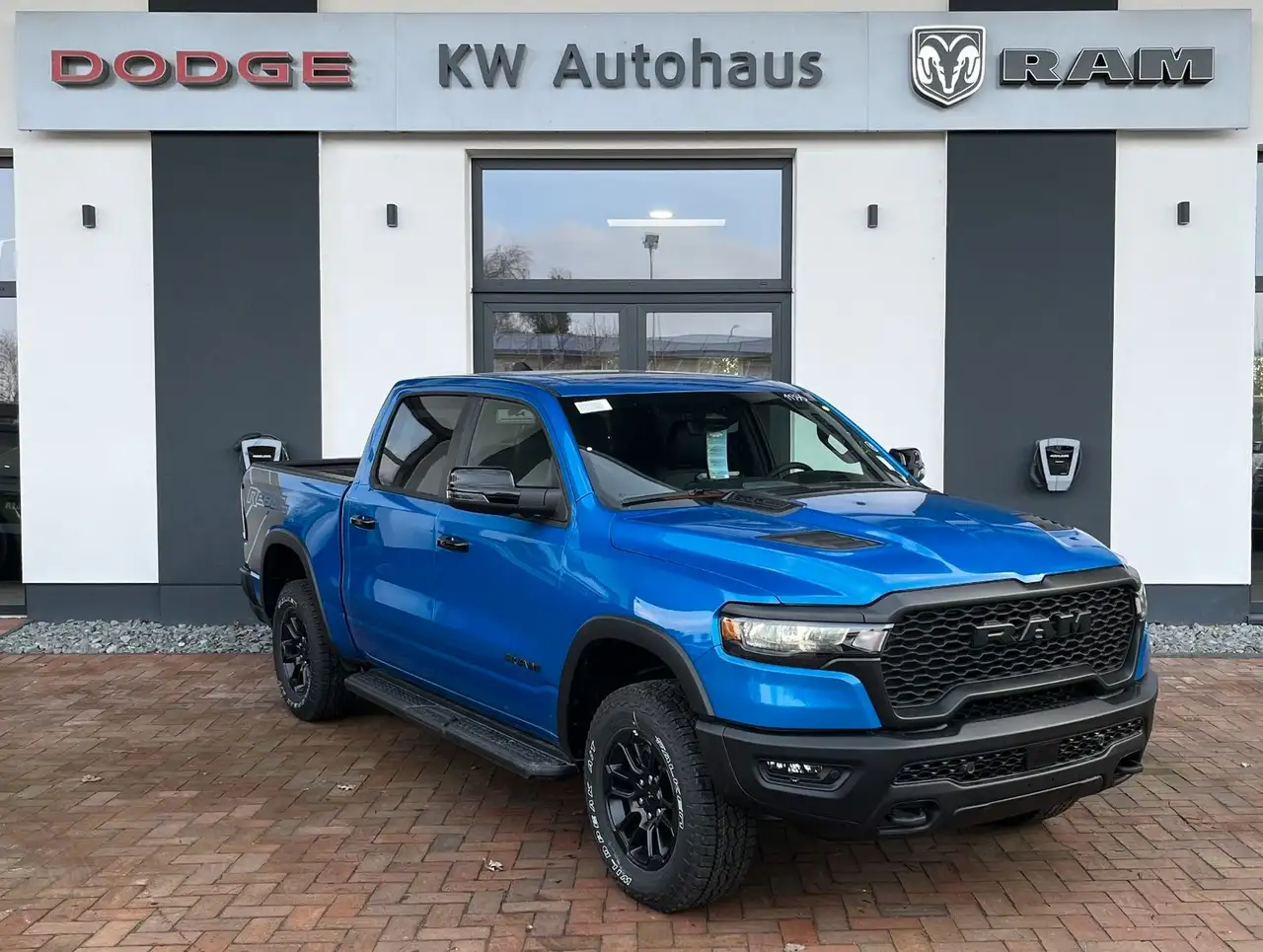 RAM5 JAHRE GARANTIE Rebel Premium 3.0l MY25 420PS