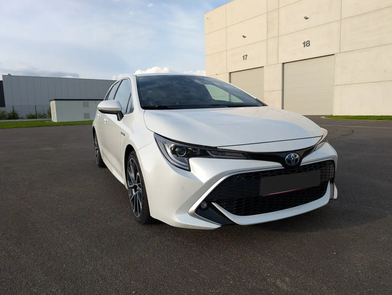 CorollaCorolla 1.8 Hybrid Premium + Luxury Pack