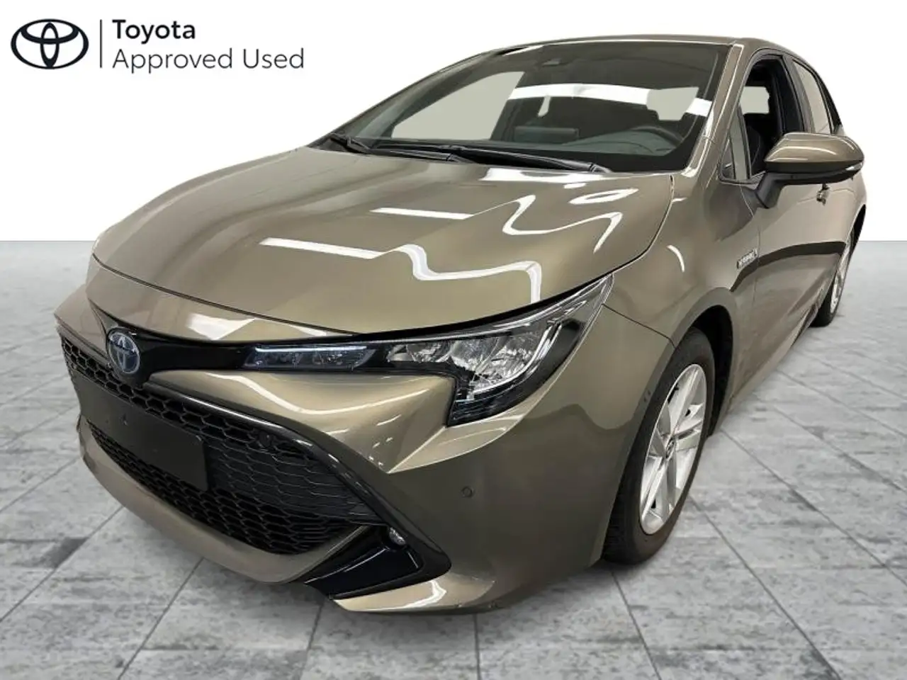 CorollaDynamic + Business + Navi